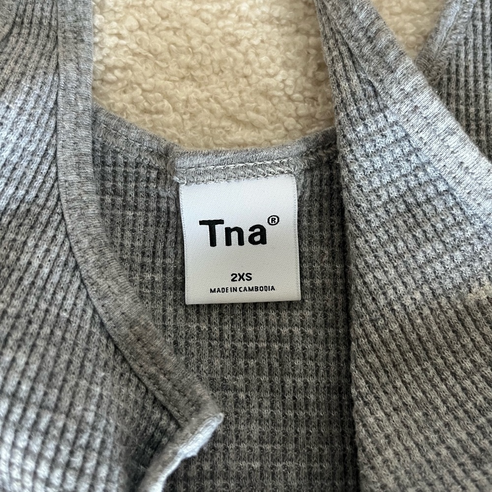 Aritzia crop tank